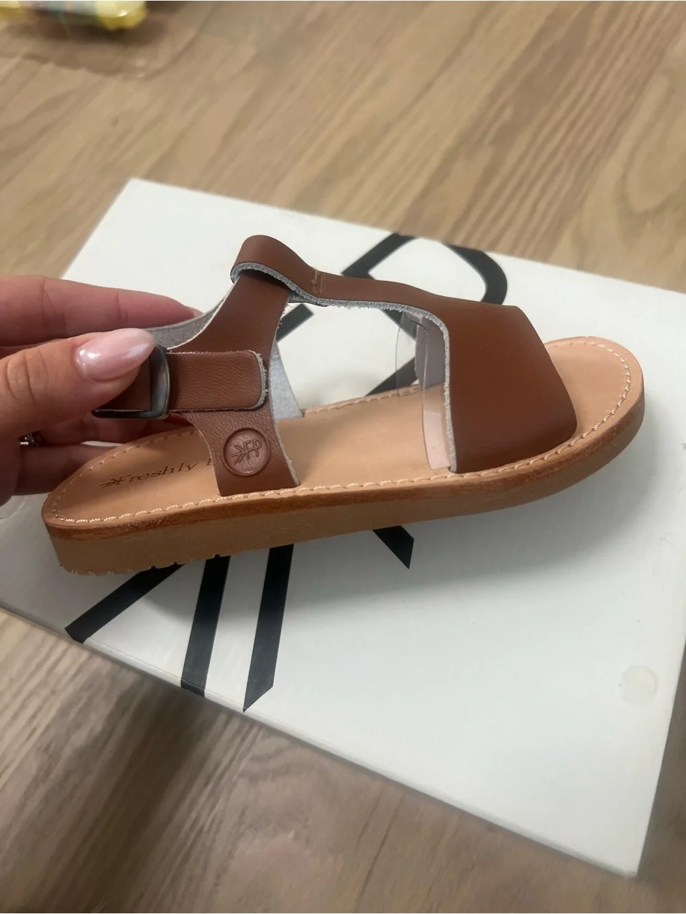 NEW Freshly Picked Cognac Malibu II Sandals Size 8 US